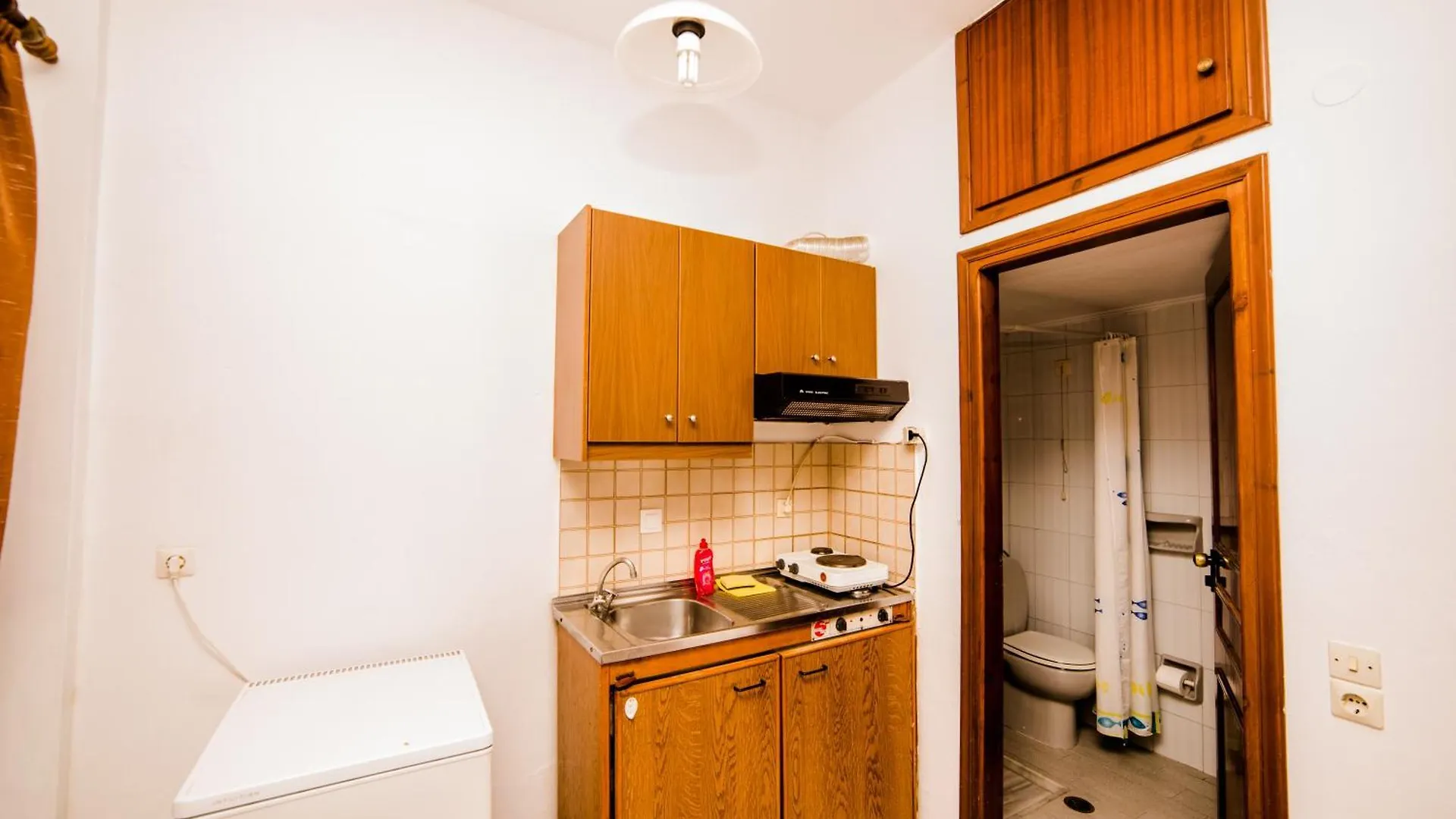 Erato Hotel Apartments Resmo 2*,  Yunanistan