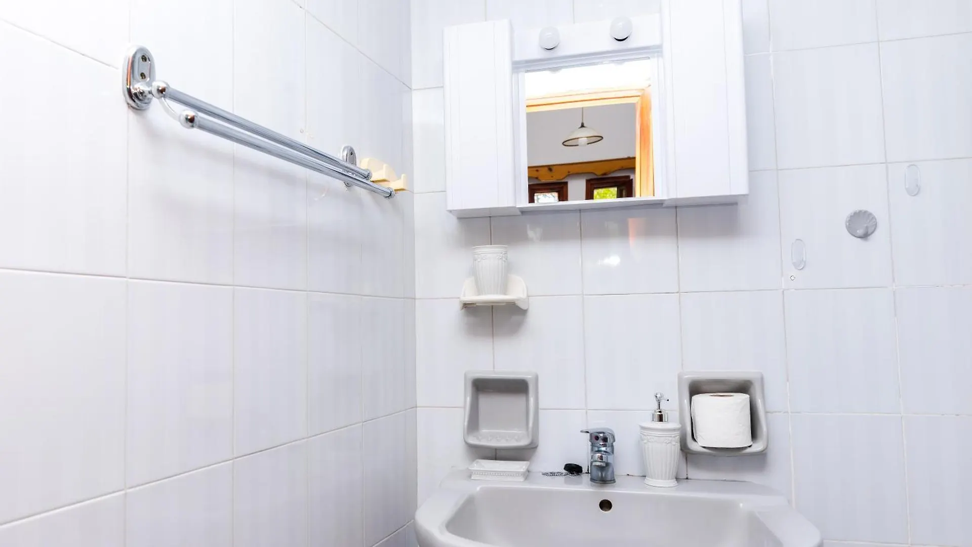 Erato Hotel Apartments Resmo