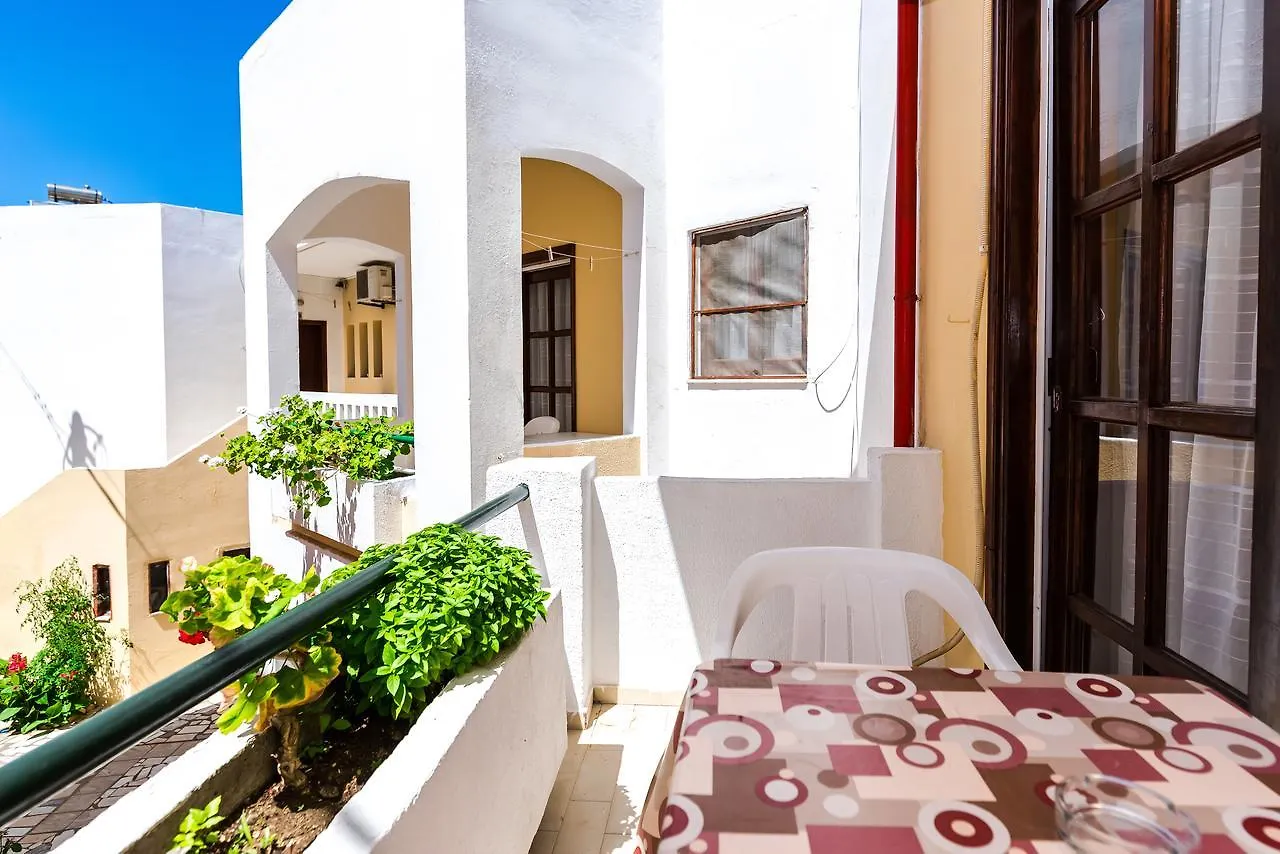 Erato Hotel Apartments Resmo Yunanistan