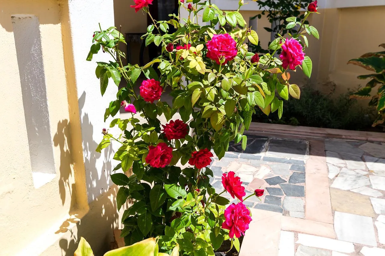 Erato Hotel Apartments Resmo